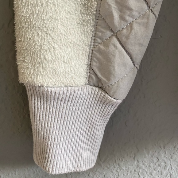 Soft pull over sweatshirt snap up collar - Picture 3 of 5